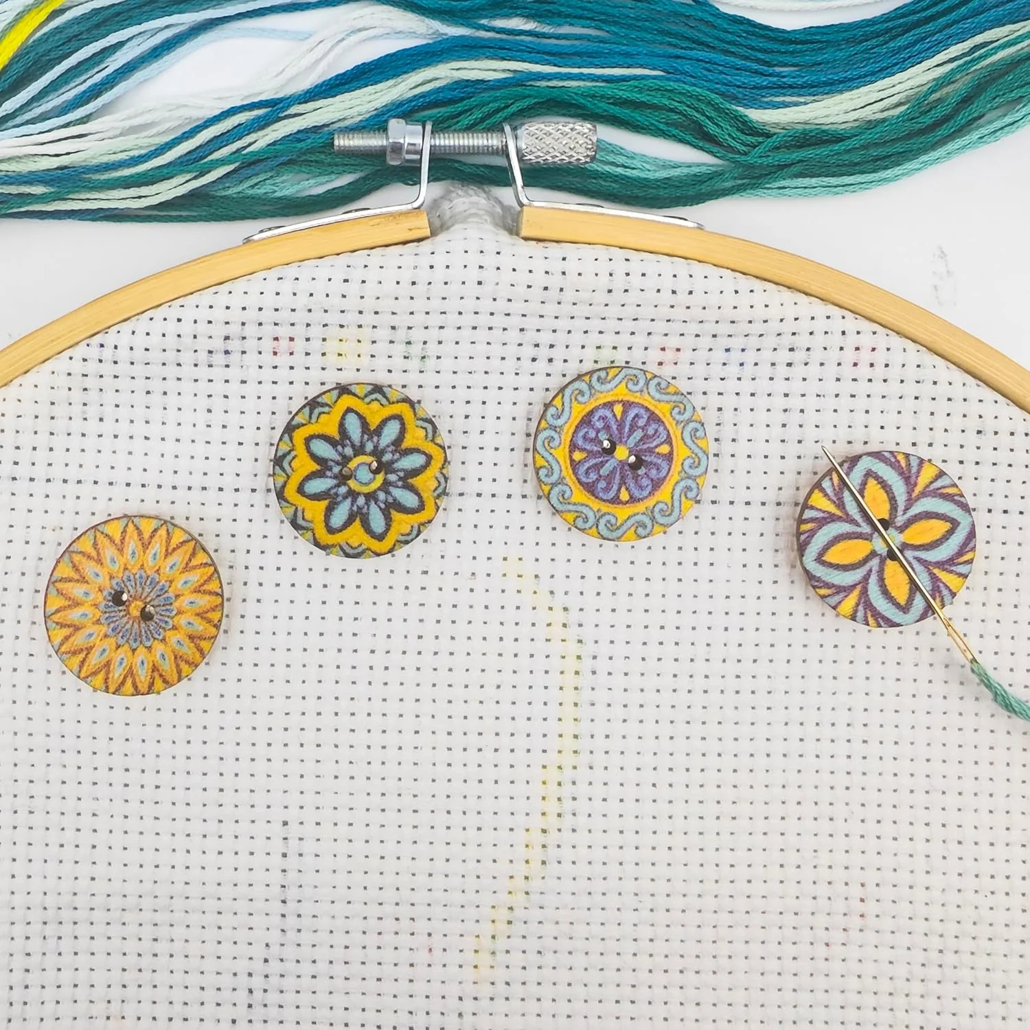 مگنت نگهدارنده سوزن گلدوزی طرح چوب آبی رترو گرد MAGNEECH، 4 عددی، مگنت نگهدارنده سوزن - لوازم جانبی گلدوزی مگنت نگهدارنده سوزن گلدوزی طرح چوب آبی رترو گرد MAGNEECH، 4 عددی، مگنت نگهدارنده سوزن - لوازم جانبی گلدوزی