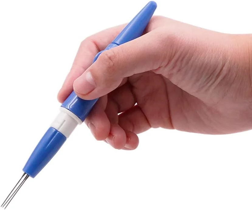 ابزار نمد دوزی سوزنی قلمی حرفه ای لوزن، شامل 1 عدد ابزار نمد دوزی با 3 سوزن، مناسب برای تکه دوزی، کاردستی، ساخت حیوانات نمدی و الگوها، آبی ابزار نمد دوزی سوزنی قلمی حرفه ای لوزن، شامل 1 عدد ابزار نمد دوزی با 3 سوزن، مناسب برای تکه دوزی، کاردستی، ساخت حیوانات نمدی و الگوها، آبی