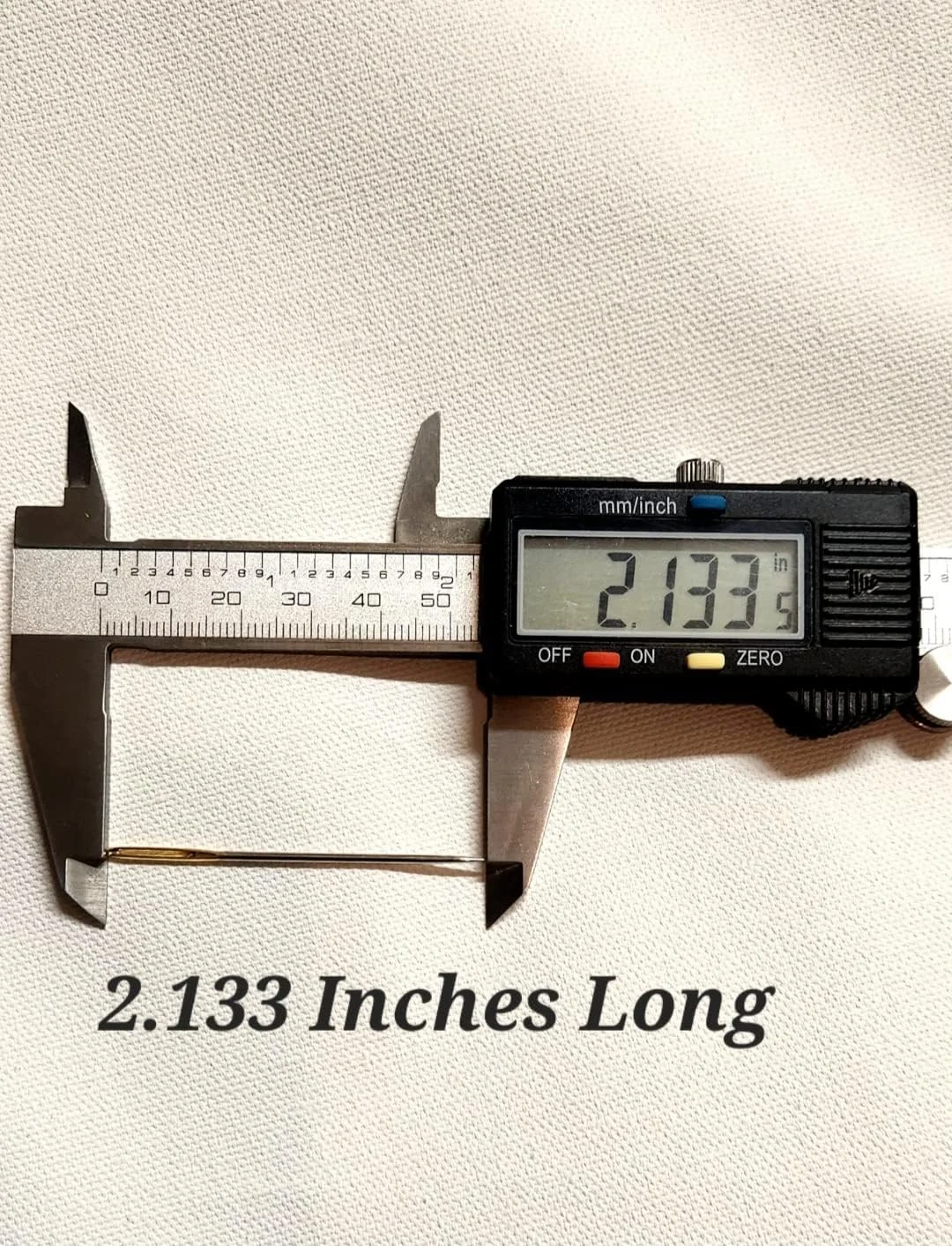 بسته 6 عددی سوزن های گلدوزی دستی نوک طلایی LeeKraftz با چشم بزرگ و کشیده، سایزهای 2 اینچ، 1 3/4 اینچ و 1.5 اینچ طول، نقره ای با نوک طلایی