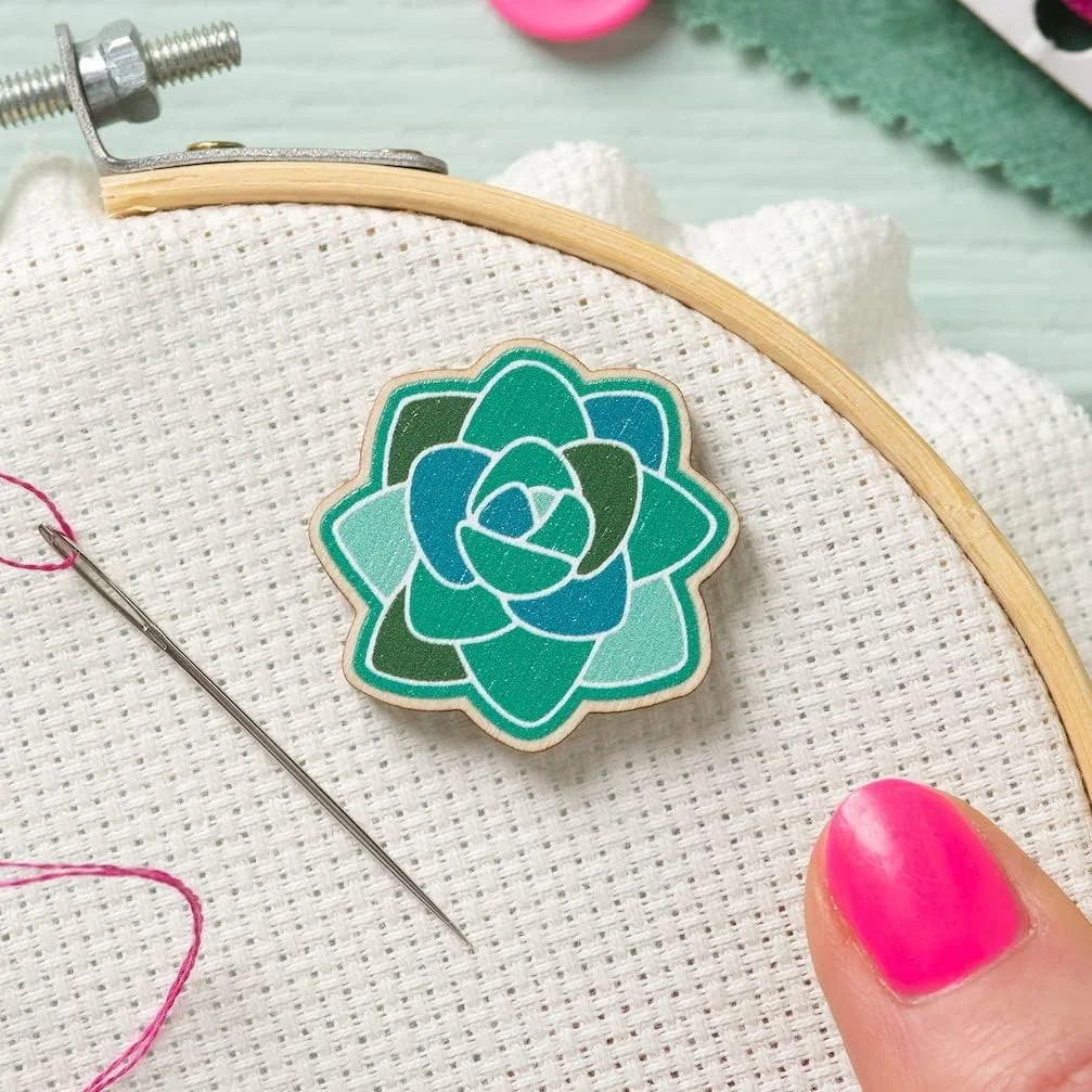 جا سوزنی مغناطیسی طرح ساکولنت دست ساز هاثورن برای گلدوزی و شماره دوزی | نگهدارنده سوزن مغناطیسی | لوازم جانبی خیاطی و سوزن دوزی | دیگر هرگز سوزن خود را گم نکنید | ساخت بریتانیا