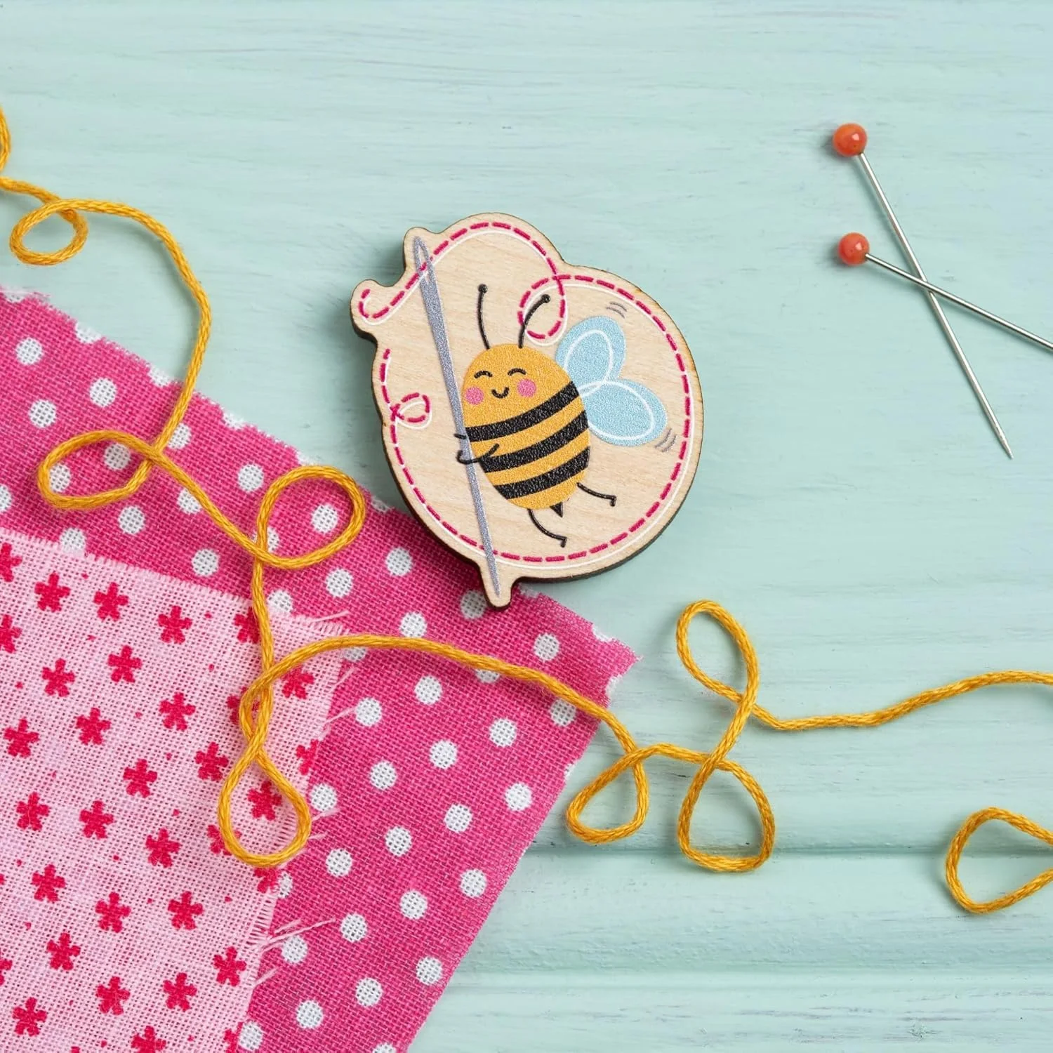 نگهدارنده سوزن زنبور خیاطی دست ساز هاثورن برای گلدوزی، خیاطی و لوازم جانبی سوزن دوزی. نگهدارنده سوزن مغناطیسی، نگهدارنده سوزن مغناطیسی برای نگه داشتن سوزن ها - طرح زنبور خیاطی. نگهدارنده سوزن زنبور خیاطی دست ساز هاثورن برای گلدوزی، خیاطی و لوازم جانبی سوزن دوزی. نگهدارنده سوزن مغناطیسی، نگهدارنده سوزن مغناطیسی برای نگه داشتن سوزن ها - طرح زنبور خیاطی.