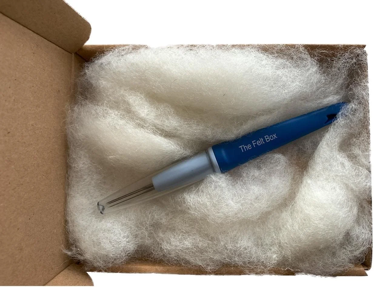 ابزار نمد دوزی جعبه ای چند سوزنه با 3 سوزن ابزار نمد دوزی جعبه ای چند سوزنه با 3 سوزن