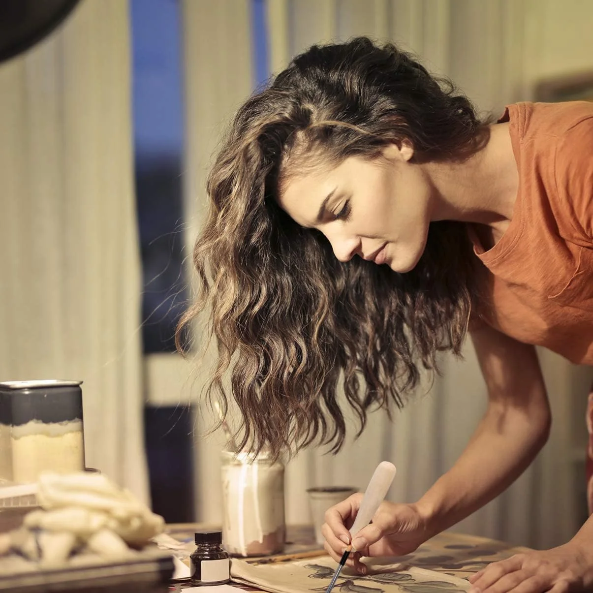 2 عدد قلم گلدوزی دسته چوبی، سوزن پانچ گلدوزی، ابزار بافندگی برای تزئینات DIY 2 عدد قلم گلدوزی دسته چوبی، سوزن پانچ گلدوزی، ابزار بافندگی برای تزئینات DIY