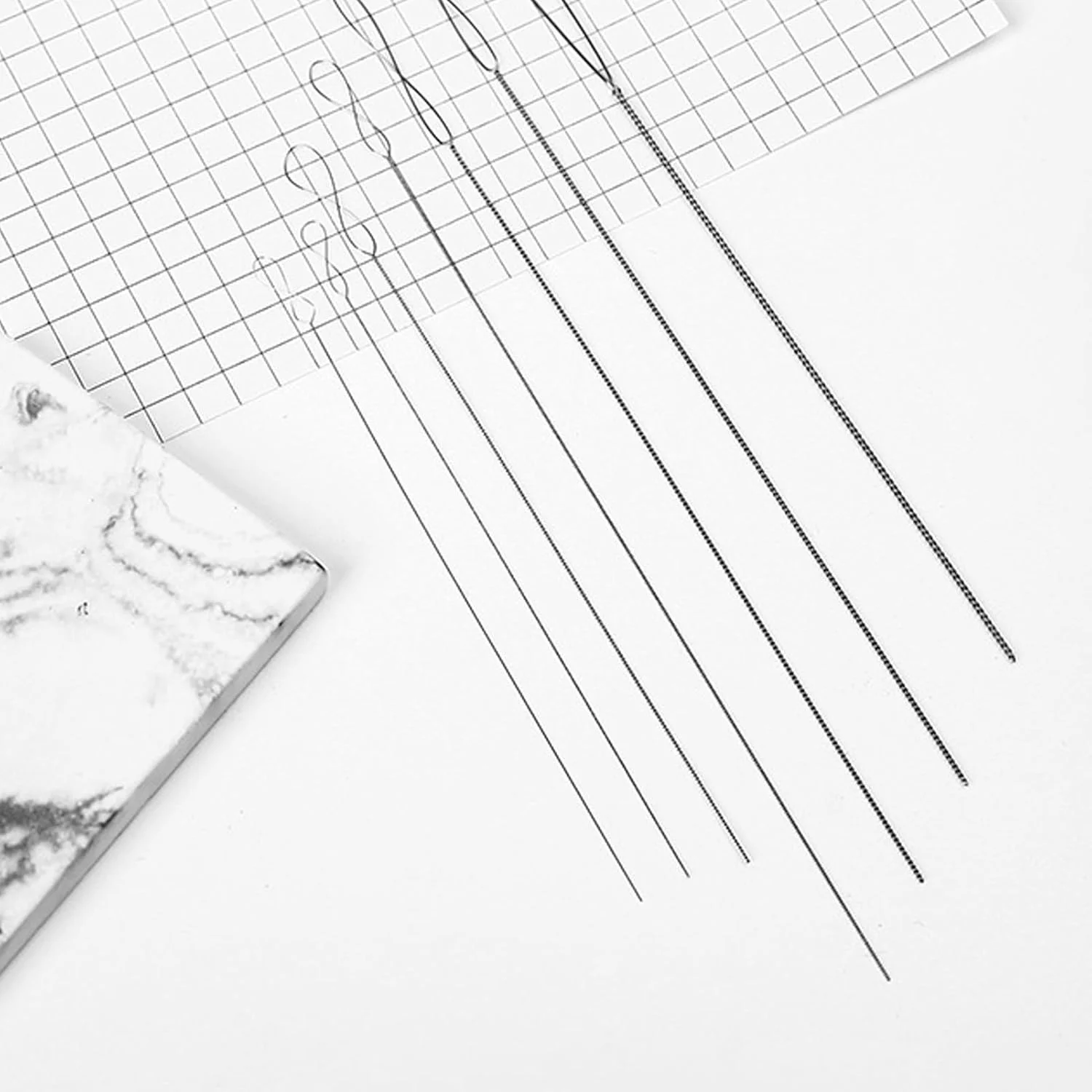 سوزن‌های مهره‌بافی تابیده Tnfeeon، سوزن خیاطی دستی، سوزن‌های خیاطی استیل ضد زنگ با چشم تاشو، نخ‌کش مهره‌بافی صنایع دستی خانگی به طول 3.1 اینچ برای ساخت جواهرات، سبک وزن و 10 عددی