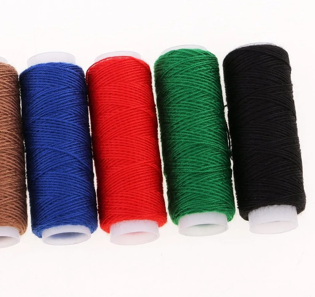 کیت تعمیرات روکش مبلمان Tenlacum، 50 متر نخ جین روکش بسیار قوی در 10 رنگ و کیت 14 عددی سوزن های چرمی و فرش دوزی دستی سنگین و متنوع