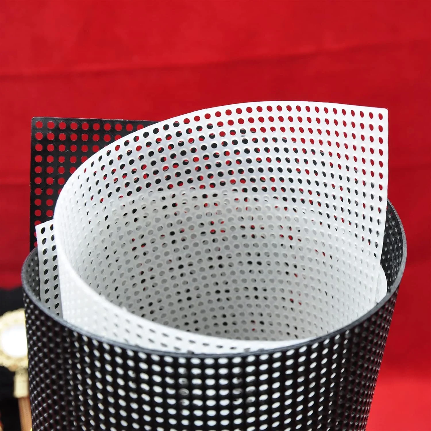 بسته 5 عددی بوم پلاستیکی مشبک سفید سیمان با 4 سوزن پلاستیکی برای پروژه های صنایع دستی و خیاطی با کودکان، گلدوزی، نخ گلدوزی، بافندگی، پروژه های قلاب بافی (5 قطعه 50 × 33 سانتی متر)