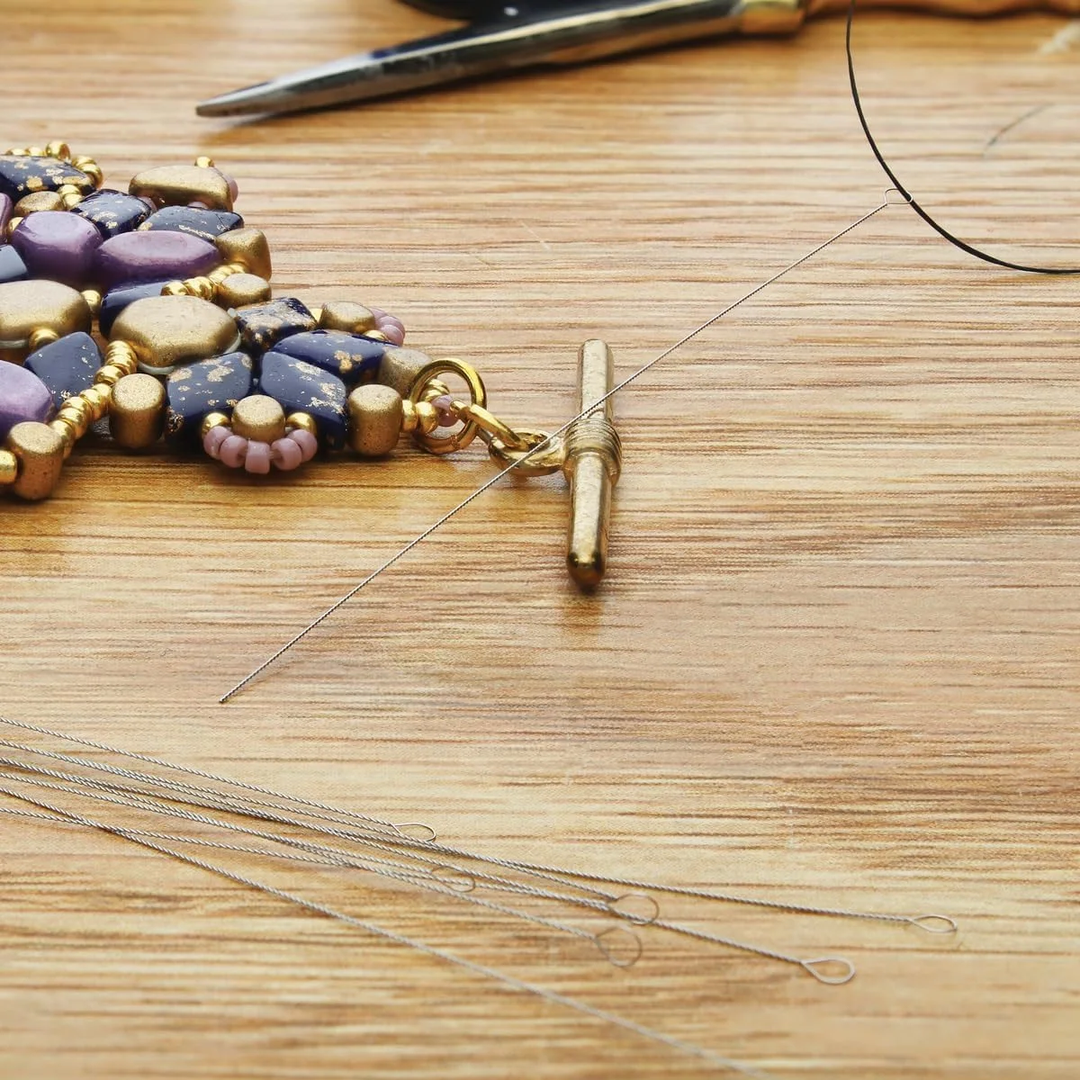 سوزن های سیمی تابیده شده عناصر اصلی Beadsmith، 4 عددی، سایزهای مختلف، سوزن های مهره بافی انعطاف پذیر، چشم گرد بزرگ تاشو، نخ کشی آسان، مناسب برای گره زدن مروارید و نخ ابریشم سوزن های سیمی تابیده شده عناصر اصلی Beadsmith، 4 عددی، سایزهای مختلف، سوزن های مهره بافی انعطاف پذیر، چشم گرد بزرگ تاشو، نخ کشی آسان، مناسب برای گره زدن مروارید و نخ ابریشم