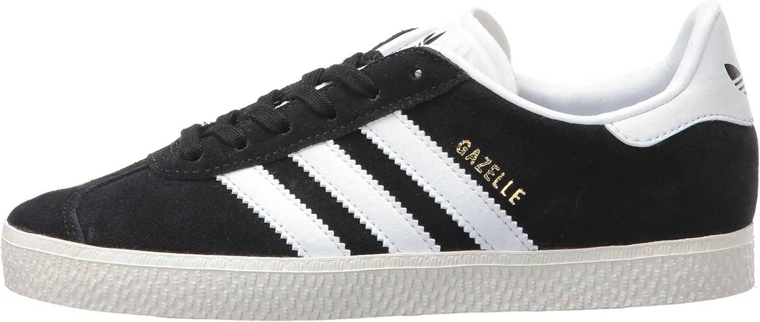کفش ورزشی پسرانه آدیداس اورجینال مدل Gazelle C، مشکی/سفید/طلایی متالیک، سایز 13.5 متوسط ​​آمریکایی کودکانه