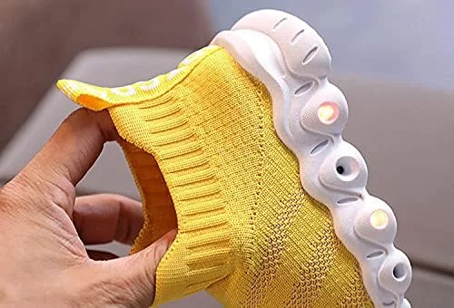 کفش های کتانی چراغ دار تنفسی دخترانه و پسرانه با LED، بافت توری نرم، کفش های سبک وزن و تنفسی مخصوص دویدن کودکان