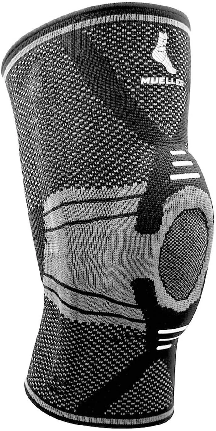 زانوبند تثبیت کننده زانو Mueller Sports Medicine Omniforce 700، پشتیبانی تسکین درد زانو برای مردان و زنان، ایده آل برای آرتروز، رگ به رگ شدن، مشکی، X-Large