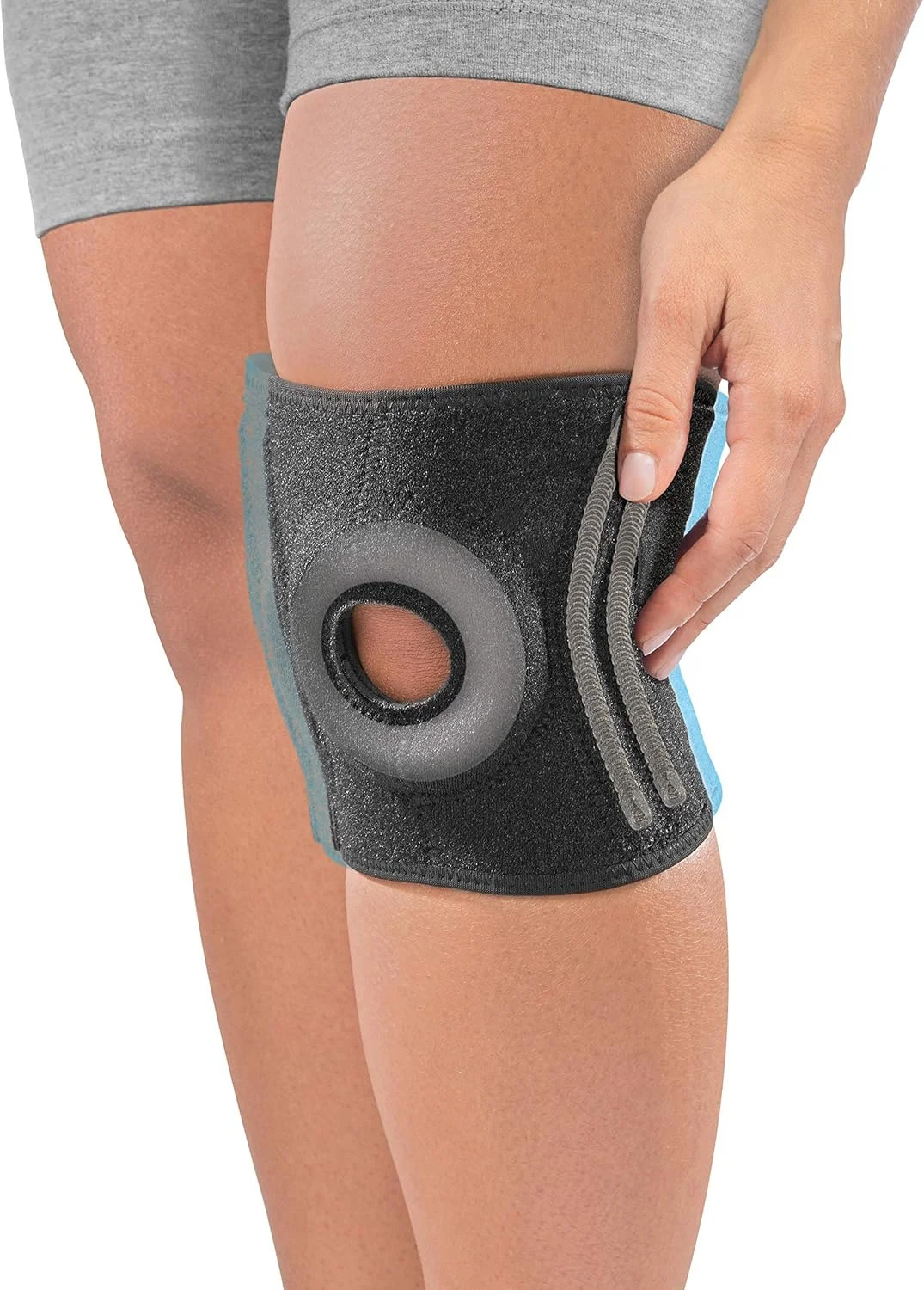 زانوبند تثبیت کننده ممتاز قابل تنظیم Mueller Sports Medicine با پشتیبانی پد دار، برای مردان و زنان، مشکی، سایز آزاد زانوبند تثبیت کننده ممتاز قابل تنظیم Mueller Sports Medicine با پشتیبانی پد دار، برای مردان و زنان، مشکی، سایز آزاد