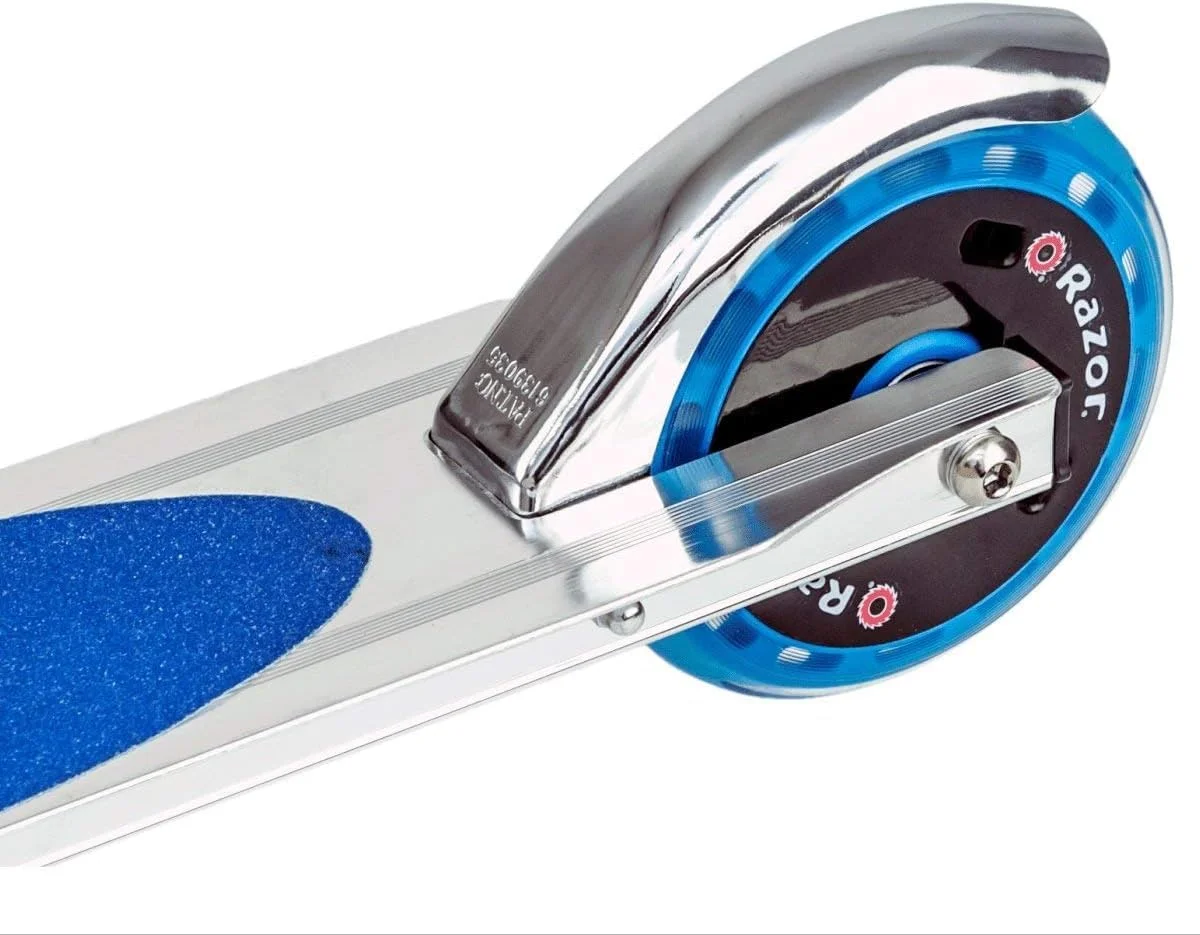 اسکوتر تاشو Razor A125 GS برای کودکان اسکوتر تاشو Razor A125 GS برای کودکان