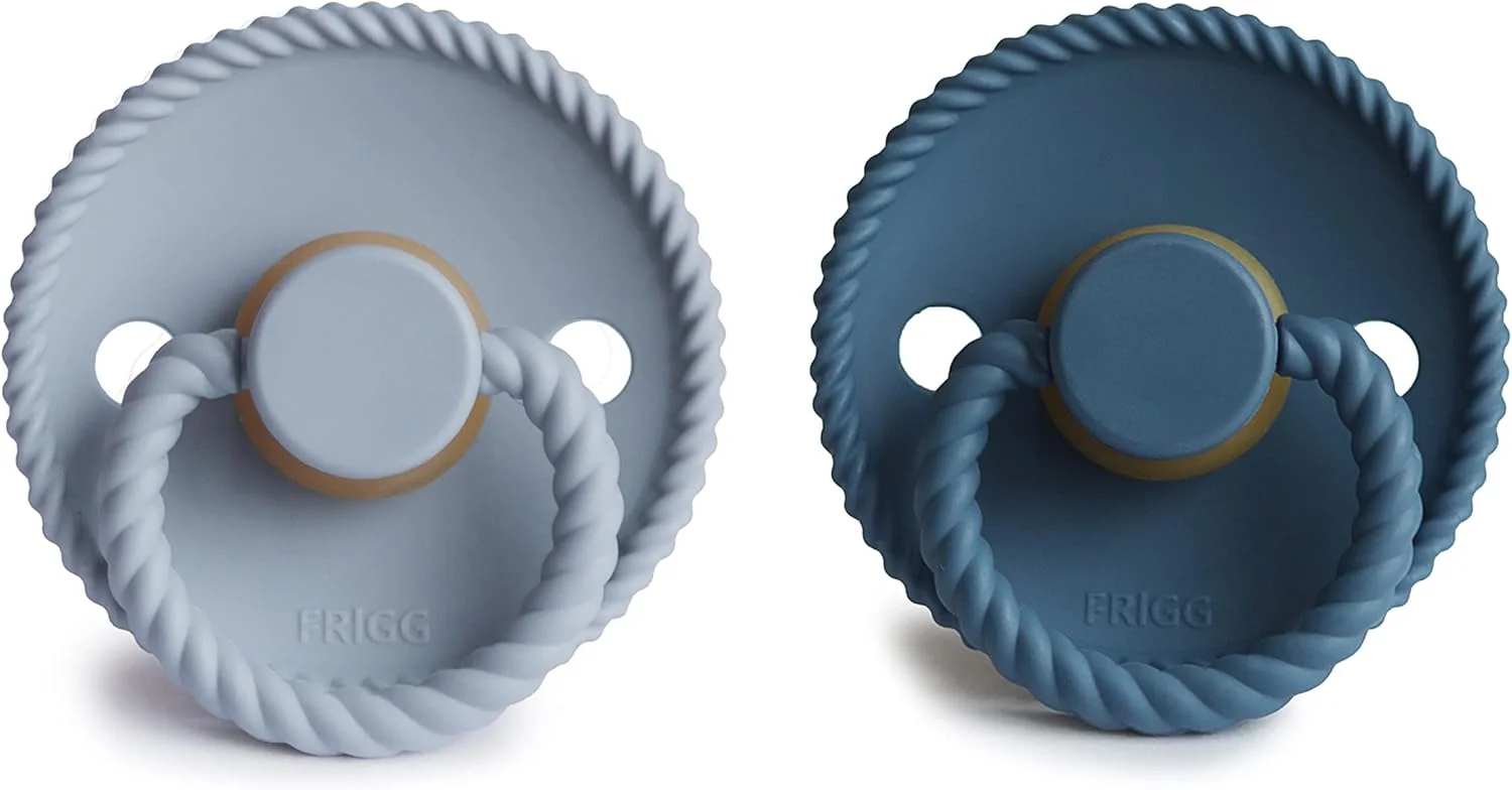 پستانک لاتکس طنابی FRIGG | بسته 2 عددی | پستانک لاستیکی طبیعی | سر پستانک گیلاسی متقارن | فاقد BPA | ساخت دانمارک | پستانک لاتکس | نمای اقیانوسی/آبی پودری - سایز 2 (6-18 ماه)