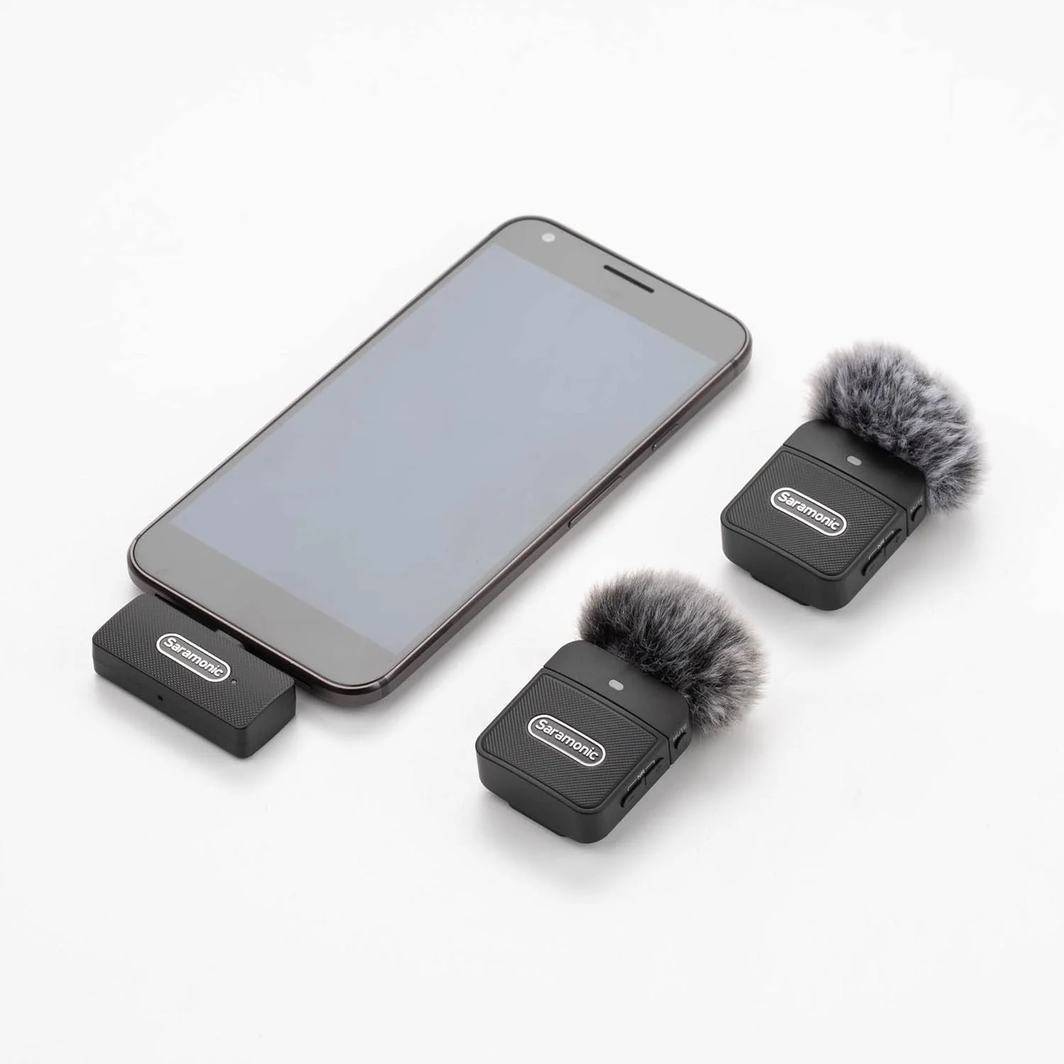 سیستم میکروفون بیسیم دو نفره گیرهای سارامونیک Blink 100 B6 TX+TX+RX 2.4GHz با گیرنده دوگانه USB-C قابل نصب روی دستگاه برای دستگاههای اندروید و iOS، کامپیوترها و غیره سیستم میکروفون بیسیم دو نفره گیرهای سارامونیک Blink 100 B6 TX+TX+RX 2.4GHz با گیرنده دوگانه USB-C قابل نصب روی دستگاه برای دستگاههای اندروید و iOS، کامپیوترها و غیره