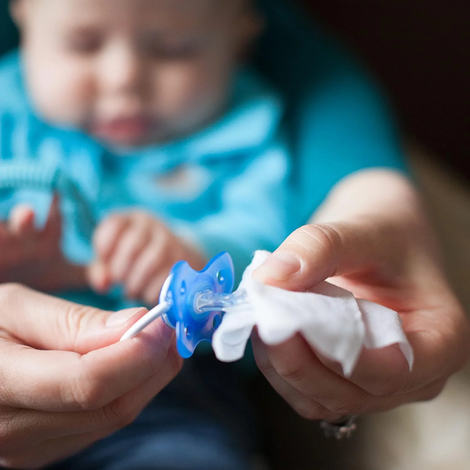 دستمال مرطوب پستانک و شیشه شیر دکتر براون، بسته 40 عددی، یک عدد