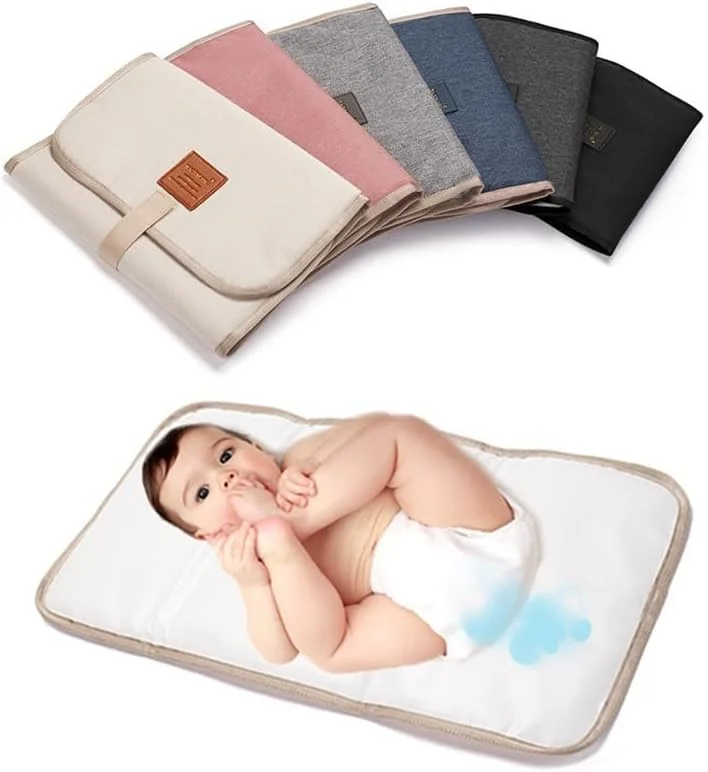 زیرانداز تعویض پوشک قابل حمل Adando برای نوزاد: زیرانداز تاشو مسافرتی تعویض پوشک - تمیز کردن آسان با پد استیکرهای جادویی ضد آب و کیف پوشک نرم - برای نوزادان در خانه و خارج از خانه (سفید مایل به کرم) زیرانداز تعویض پوشک قابل حمل Adando برای نوزاد: زیرانداز تاشو مسافرتی تعویض پوشک - تمیز کردن آسان با پد استیکرهای جادویی ضد آب و کیف پوشک نرم - برای نوزادان در خانه و خارج از خانه (سفید مایل به کرم)