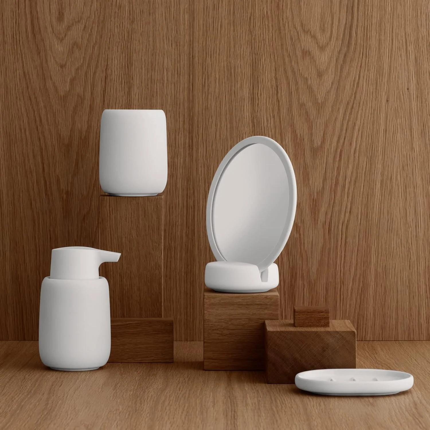 جامایع دستشویی بلوموس، سرامیک، پلاستیک، سیلیکون، مون بیم، ارتفاع 14 سانتی متر، عمق 9.5 سانتی متر، قطر 8.5 سانتی متر، حجم 0.25 لیتر