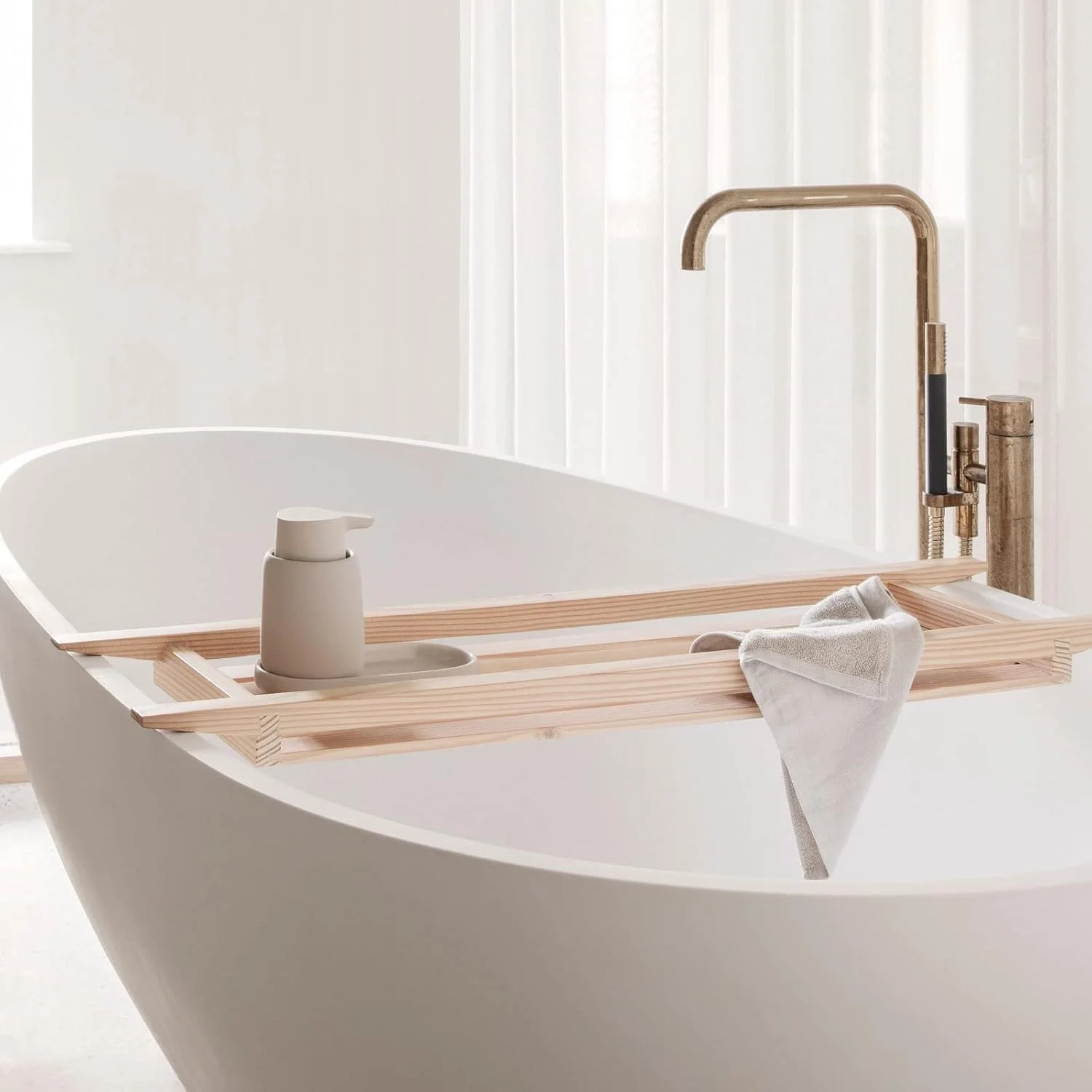 جامایع دستشویی بلوموس، سرامیک، پلاستیک، سیلیکون، مون بیم، ارتفاع 14 سانتی متر، عمق 9.5 سانتی متر، قطر 8.5 سانتی متر، حجم 0.25 لیتر