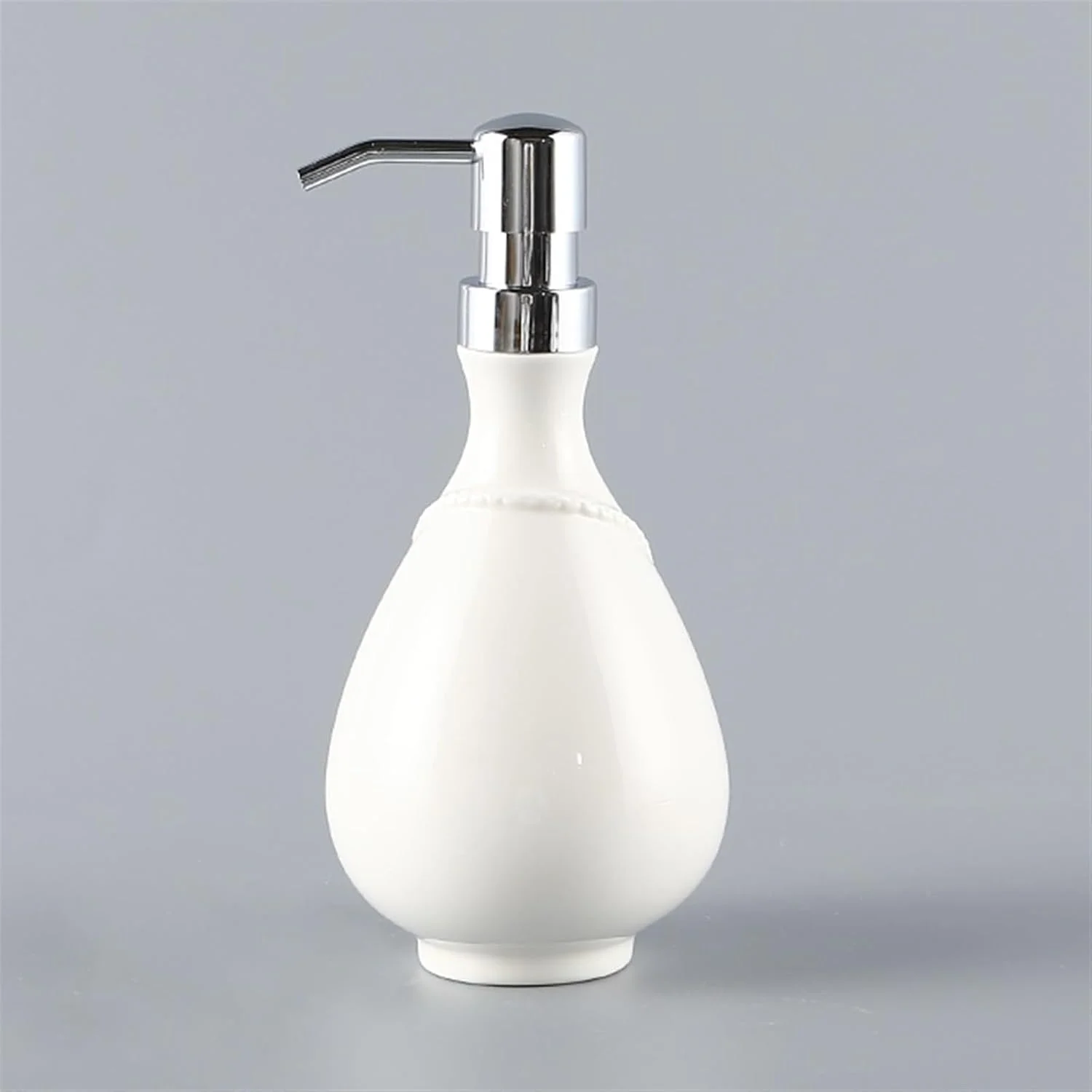 جامایع دستشویی JUNCHENG1008 سفید، جامایع سرامیکی 450 میلی لیتری برای حمام، جامایع حمام با پمپ پلاستیکی نقره ای