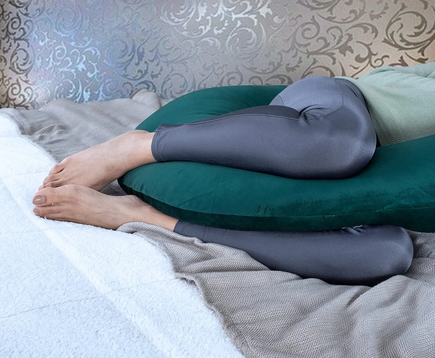 بالش بارداری تمام بدن C شکل Wakefit (سبز طاووسی) - روکش قابل جدا شدن و شستشو | بالش بارداری مخملی ممتاز با پشتیبانی از کمر، باسن، پاها، شکم برای زنان باردار بالش بارداری تمام بدن C شکل Wakefit (سبز طاووسی) - روکش قابل جدا شدن و شستشو | بالش بارداری مخملی ممتاز با پشتیبانی از کمر، باسن، پاها، شکم برای زنان باردار