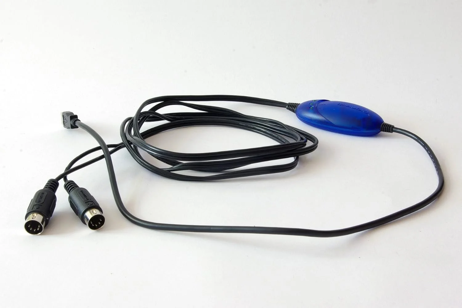 M-Audio Uno - رابط MIDI فوق العاده قابل حمل 1 ورودی/1 خروجی با تغذیه از طریق USB برای Mac و PC - راه حل عالی برای اتصال سینتی سایزرها و ماژول های صدا به کامپیوتر شما M-Audio Uno - رابط MIDI فوق العاده قابل حمل 1 ورودی/1 خروجی با تغذیه از طریق USB برای Mac و PC - راه حل عالی برای اتصال سینتی سایزرها و ماژول های صدا به کامپیوتر شما