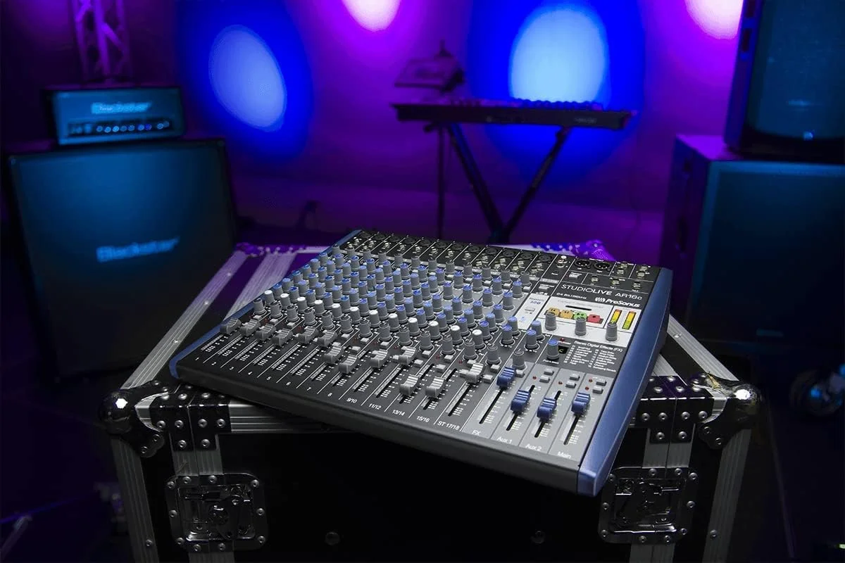 میکسر اجرای دیجیتال/آنالوگ هیبریدی 18 کاناله PreSonus StudioLive AR16c / کارت صدای سازگار با USB-C / ضبط کننده SD استریو با بسته نرم افزاری ضبط میکسر اجرای دیجیتال/آنالوگ هیبریدی 18 کاناله PreSonus StudioLive AR16c / کارت صدای سازگار با USB-C / ضبط کننده SD استریو با بسته نرم افزاری ضبط