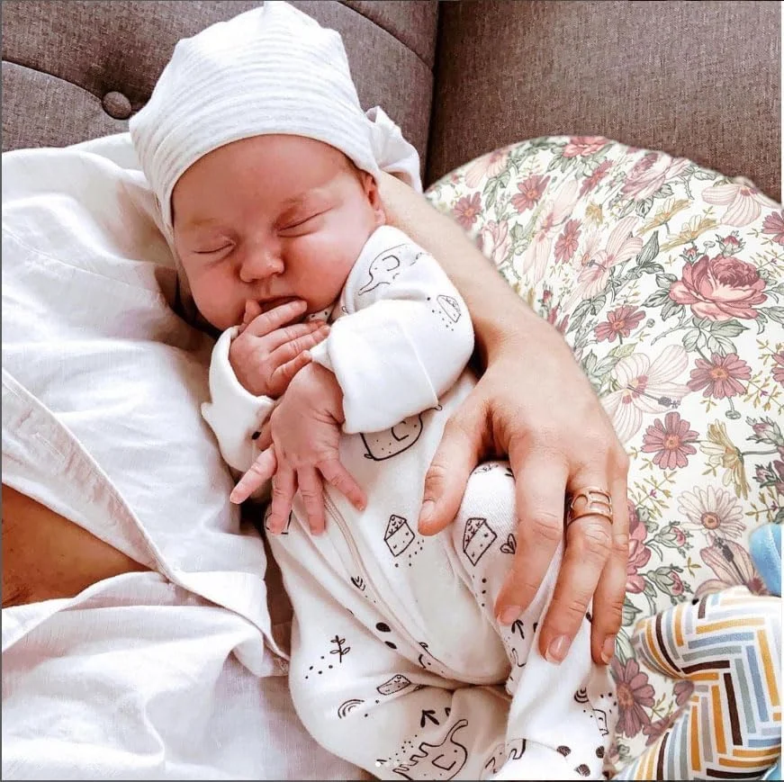 روکش بالش شیردهی Little Jump با طرح گل های وحشی غربی، نرم و راحت، مناسب برای بالش های شیردهی استاندارد نوزاد (2 عدد طرح گلدار وینتیج) روکش بالش شیردهی Little Jump با طرح گل های وحشی غربی، نرم و راحت، مناسب برای بالش های شیردهی استاندارد نوزاد (2 عدد طرح گلدار وینتیج)