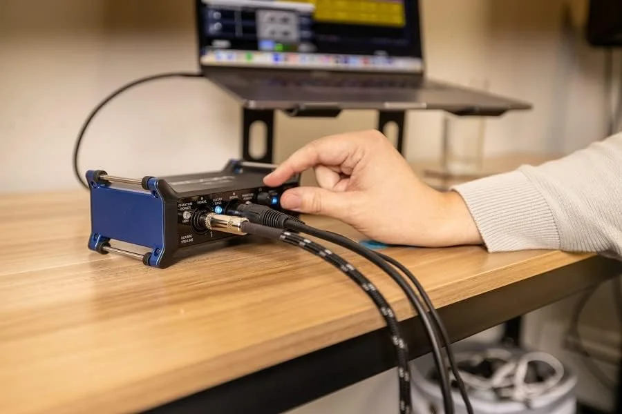 زوم - کارت صدا/میدی UAC-232-2in/2Out - ۱۹۲ کیلوهرتز - USB 3.0 زوم - کارت صدا/میدی UAC-232-2in/2Out - ۱۹۲ کیلوهرتز - USB 3.0