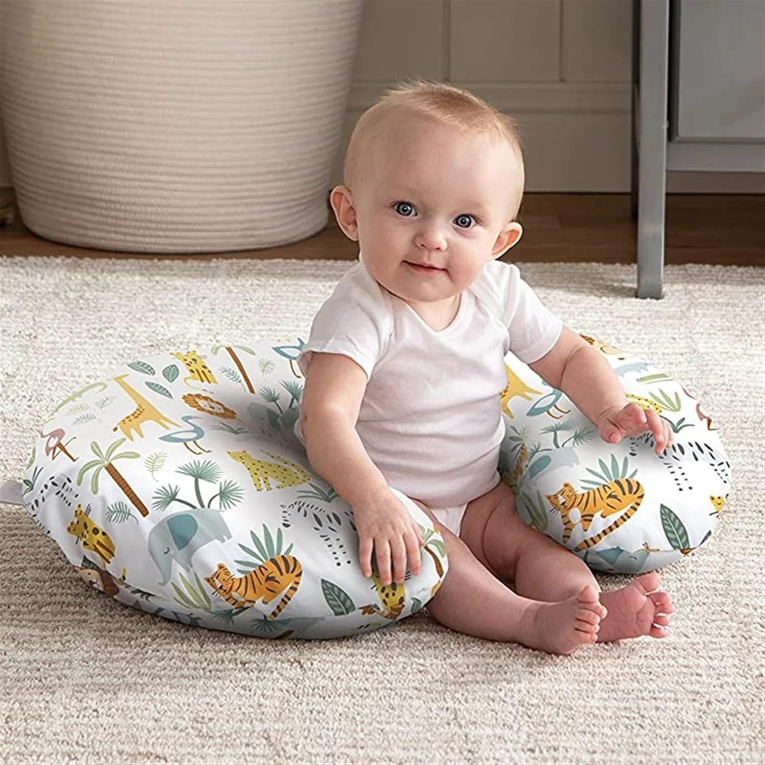 بالش شیردهی تکیه گاه THE WHITE SHOP، 43x36x12 سانتی متر، حیوانات جنگل سبز، شیردهی ارگونومیک، تغذیه با شیشه شیر و ایجاد پیوند، پر شده از الیاف، با روکش قابل جدا شدن، قابل شستشو در ماشین لباسشویی (رنگ: B) بالش شیردهی تکیه گاه THE WHITE SHOP، 43x36x12 سانتی متر، حیوانات جنگل سبز، شیردهی ارگونومیک، تغذیه با شیشه شیر و ایجاد پیوند، پر شده از الیاف، با روکش قابل جدا شدن، قابل شستشو در ماشین لباسشویی (رنگ: B)