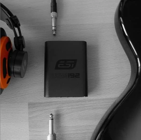 آداپتور صوتی USB گیتار و میکروفون ESI UGM192 | 24 بیت / 192 کیلوهرتز فوق العاده موبایل آداپتور صوتی USB گیتار و میکروفون ESI UGM192 | 24 بیت / 192 کیلوهرتز فوق العاده موبایل