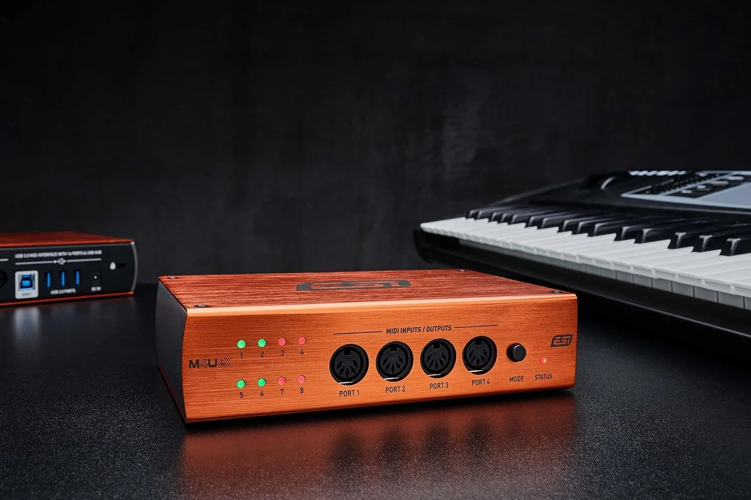 اینترفیس MIDI یو اس بی 3.0 مدل ESI M4U eX | دارای 8 پورت به همراه هاب USB اینترفیس MIDI یو اس بی 3.0 مدل ESI M4U eX | دارای 8 پورت به همراه هاب USB