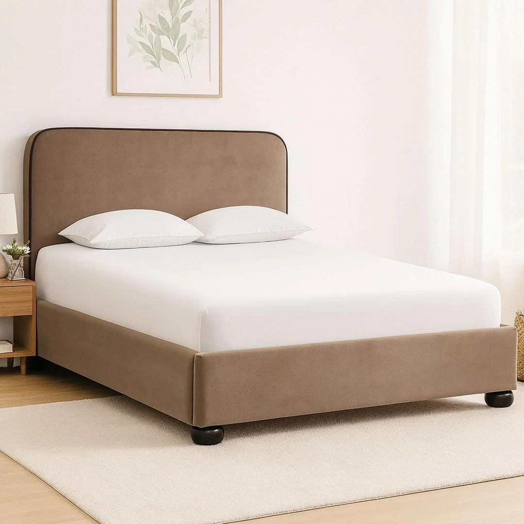 تخت خواب کلاسیک راحت - طراحی سفارشی با روکش مخمل و نوارهای متضاد | لوکس و مقرون به صرفه در امارات متحده عربی | موجود در سایزهای یک نفره تا سوپر کینگ (120x200)