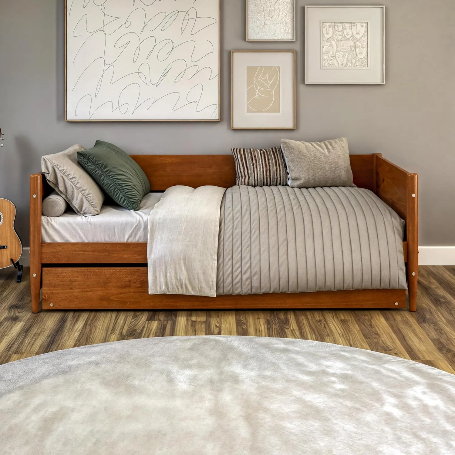 تخت خواب نیمکتی یک نفره Camaflexi مدل Mid-Century، رنگ Castanho تخت خواب نیمکتی یک نفره Camaflexi مدل Mid-Century، رنگ Castanho
