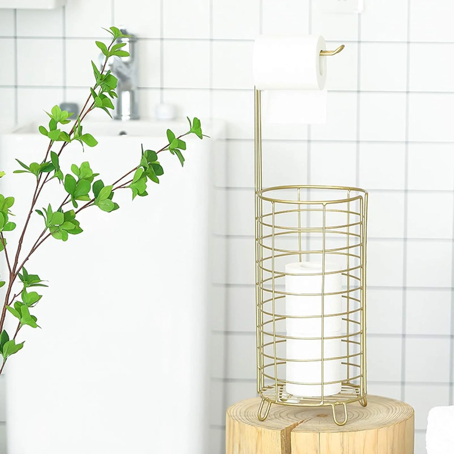 نگهدارنده کاغذ توالت LIU - ایستاده، مناسب حمام با محفظه ذخیره سازی، فلزی طلایی با طراحی توخالی، ارتفاع 60 سانتی متر