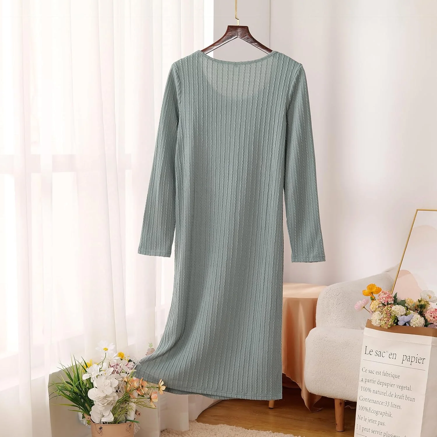 پیراهن بارداری بافتنی کبریتی با چاک پهلو، آستین بلند و قد میدی مناسب دوران بارداری