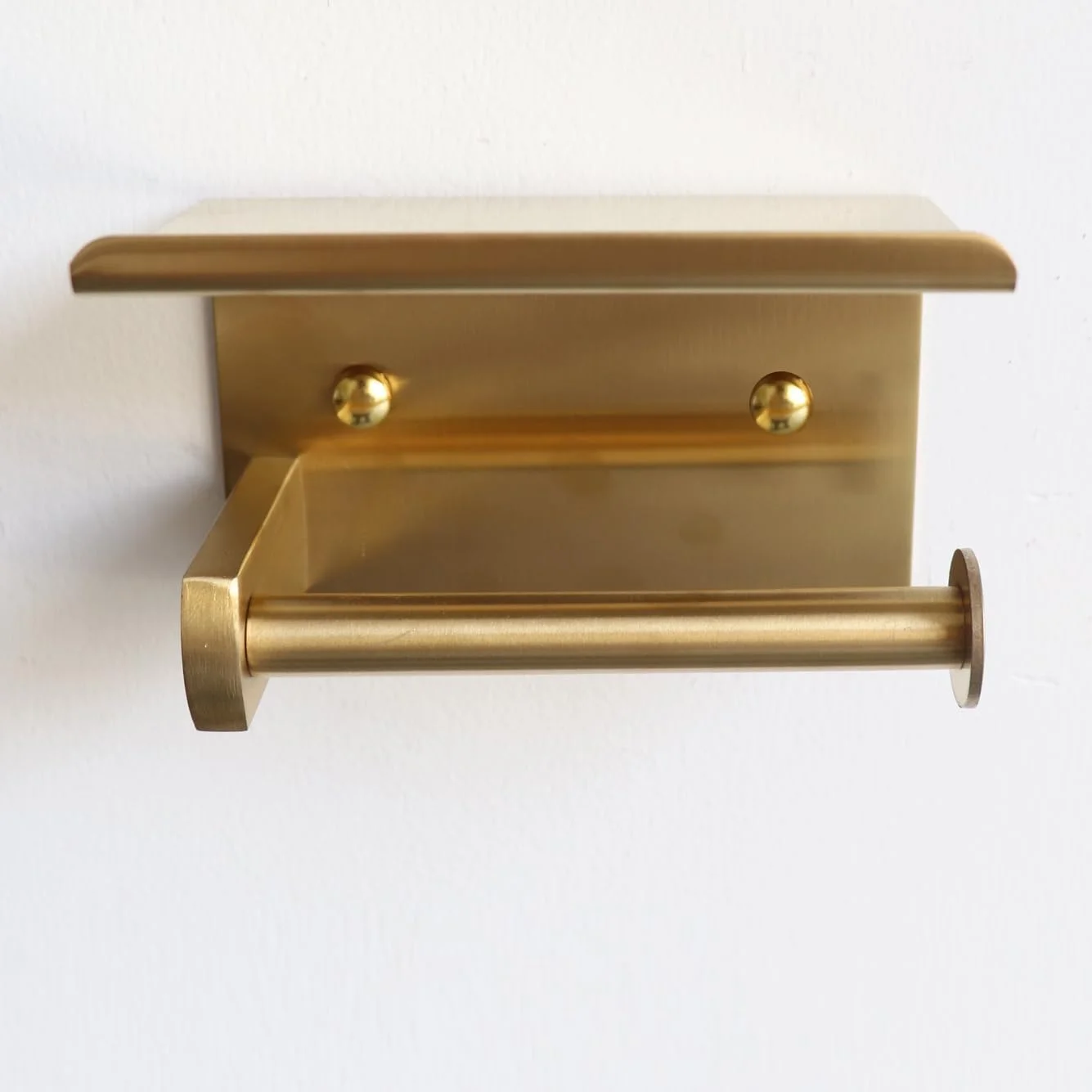 جا دستمال کاغذی توالت چسبی Refila با قفسه تلفن، استیل ضد زنگ، نصب دیواری - ضد زنگ و جا دستمال کاغذی توالت با قفسه (طلایی)