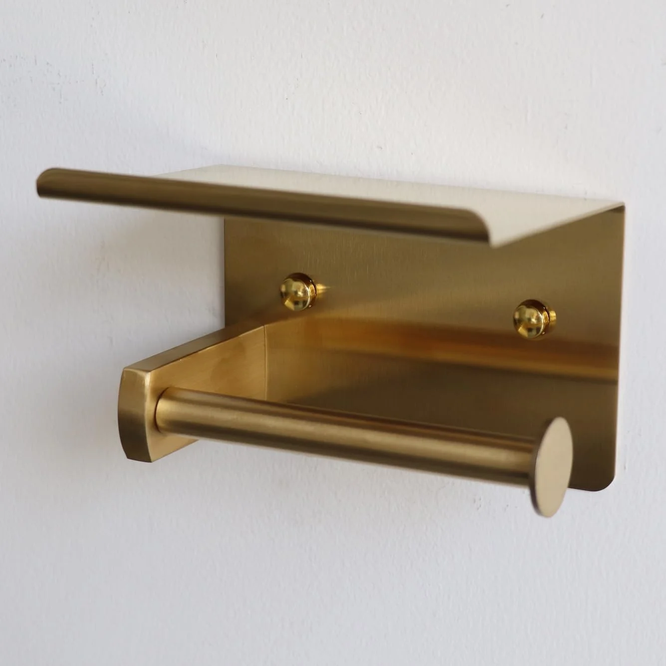 جا دستمال کاغذی توالت چسبی Refila با قفسه تلفن، استیل ضد زنگ، نصب دیواری - ضد زنگ و جا دستمال کاغذی توالت با قفسه (طلایی)