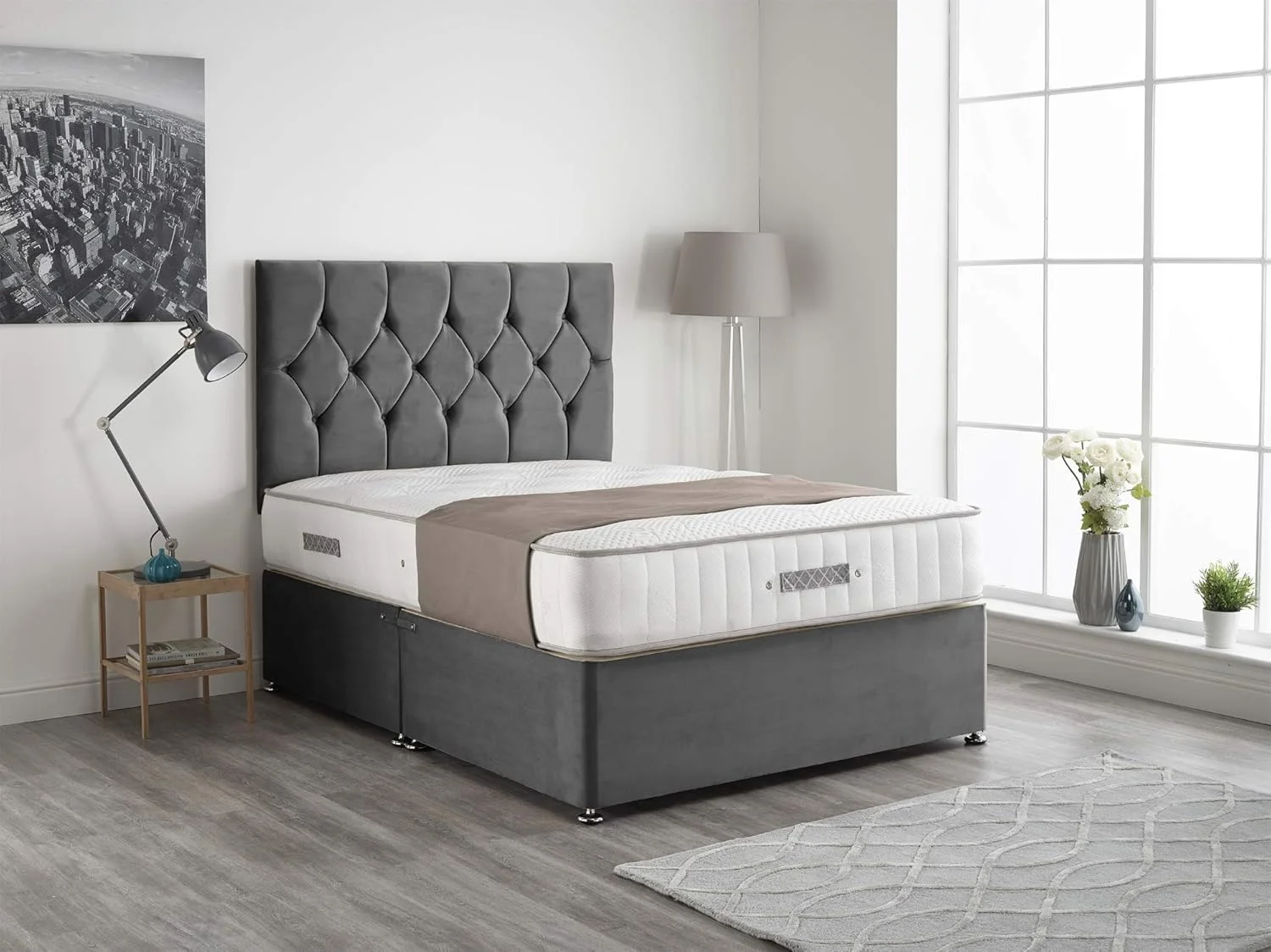 تخت دیوانی مخملی زغالی نیمه شب Bed Centre با تشک هیبریدی ارتوپدی، 2 کشو (همان سمت) و تاج تخت (تک نفره (90cm X 190cm)) تخت دیوانی مخملی زغالی نیمه شب Bed Centre با تشک هیبریدی ارتوپدی، 2 کشو (همان سمت) و تاج تخت (تک نفره (90cm X 190cm))