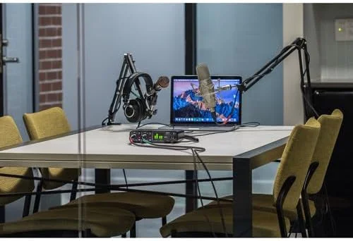 اینترفیس صوتی و MIDI یو اس بی-سی MOTU M4 مدل (3120) به همراه کابل XLR 3 متری، پارچه فیبر، بست کمربندی اینترفیس صوتی و MIDI یو اس بی-سی MOTU M4 مدل (3120) به همراه کابل XLR 3 متری، پارچه فیبر، بست کمربندی