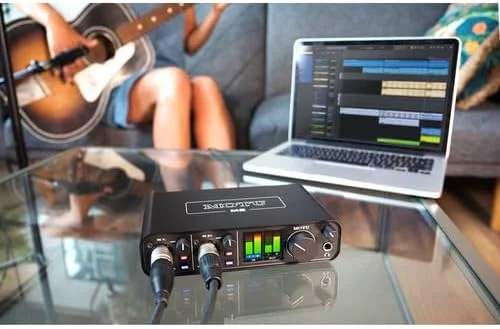 اینترفیس صوتی و MIDI یو اس بی-سی MOTU M4 مدل (3120) به همراه کابل XLR 3 متری، پارچه فیبر، بست کمربندی اینترفیس صوتی و MIDI یو اس بی-سی MOTU M4 مدل (3120) به همراه کابل XLR 3 متری، پارچه فیبر، بست کمربندی