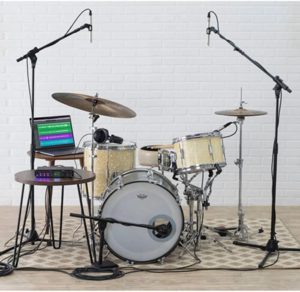 بسته نرم افزاری کارت صدای دسکتاپ MOTU M6 6x4 USB-C Audio-MIDI به همراه کابل XLR-XLR و بست های اتصال بسته نرم افزاری کارت صدای دسکتاپ MOTU M6 6x4 USB-C Audio-MIDI به همراه کابل XLR-XLR و بست های اتصال