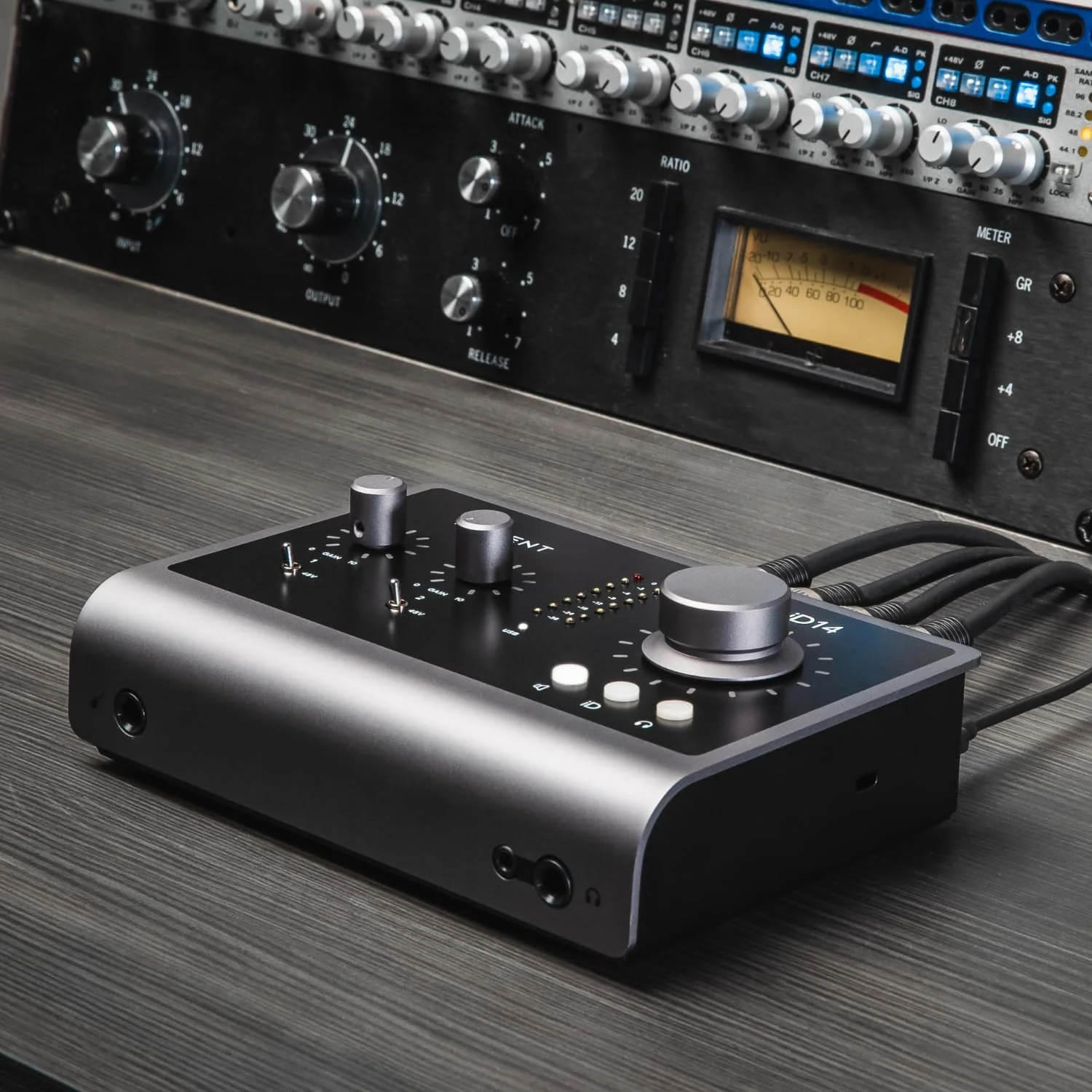 کارت صدای آدیونت iD14 MKII کارت صدای آدیونت iD14 MKII