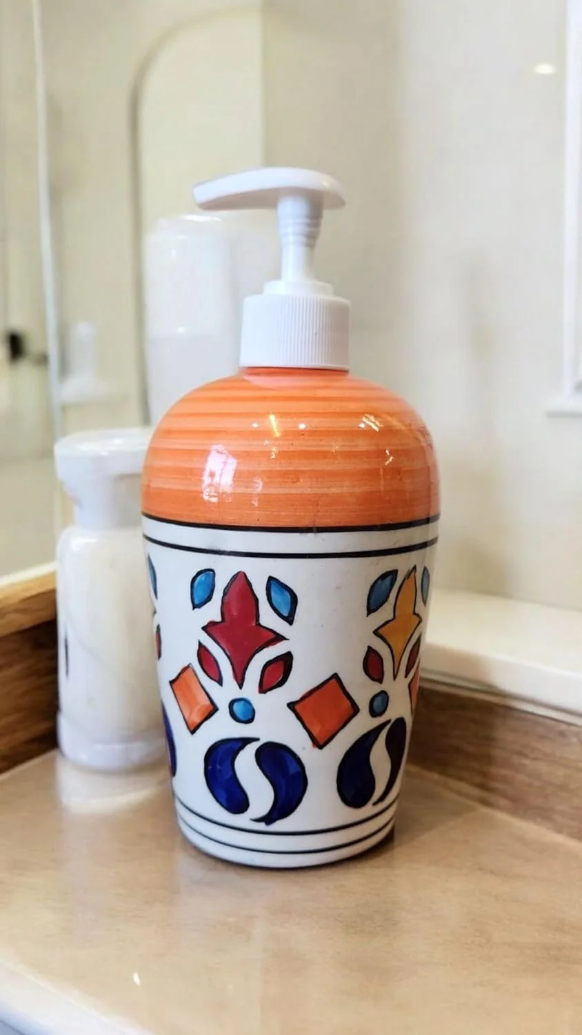 جا مایع دستشویی فوم ساز JGARTS با ظرفیت 300 میلی لیتر، مناسب برای حمام و آشپزخانه، پمپ دستی، ظرف سرامیکی مایع ظرفشویی، قابل استفاده برای مایع دستشویی/کرم، رنگ کرم و نارنجی