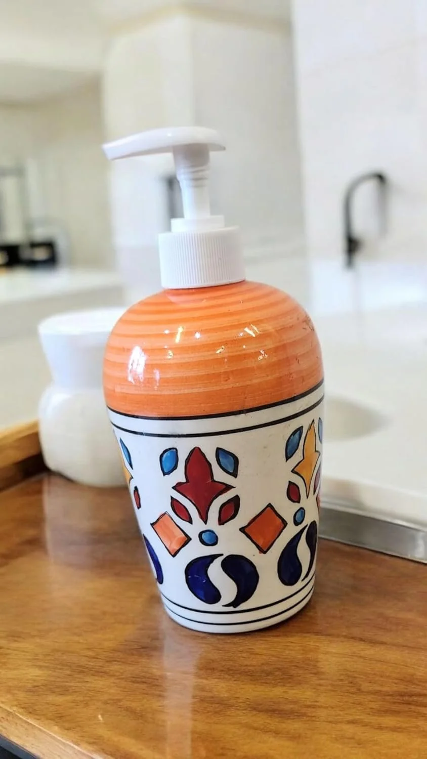 جای مایع دستشویی فوم JGARTS با ظرفیت 300 میلی لیتر، پمپ لوسیون حمام، جای مایع دستشویی فوم ساز، جای مایع ظرفشویی سرامیکی برای آشپزخانه، قابل پر کردن با مایع برای حمام/آشپزخانه، کرم و نارنجی