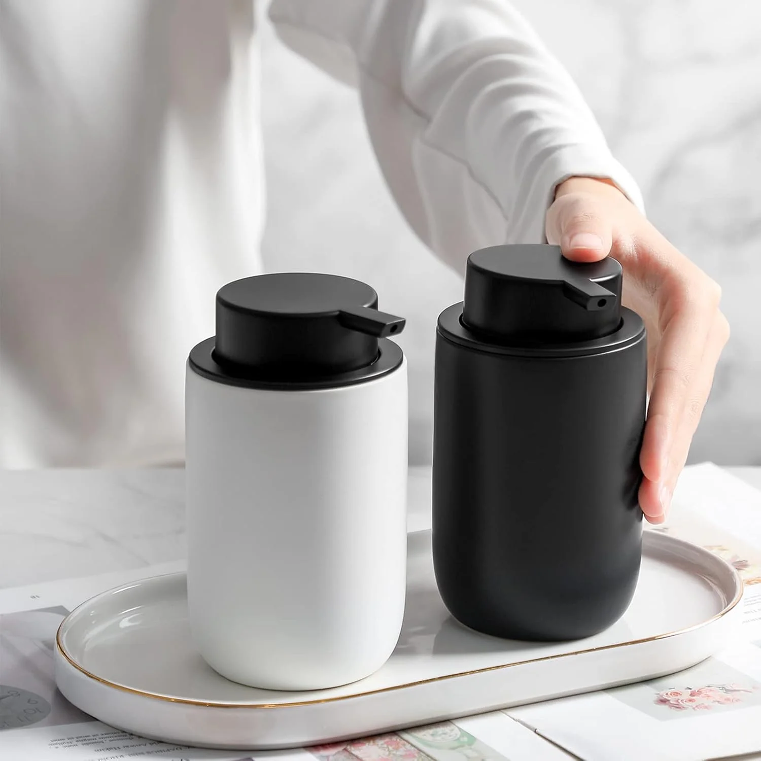 جامایع دستشویی سرامیکی JiatuA برای دکوراسیون حمام، بطری پمپ مایع مشکی مات قابل شارژ مجدد برای آشپزخانه، خانه روستایی، خوابگاه دانشجویی