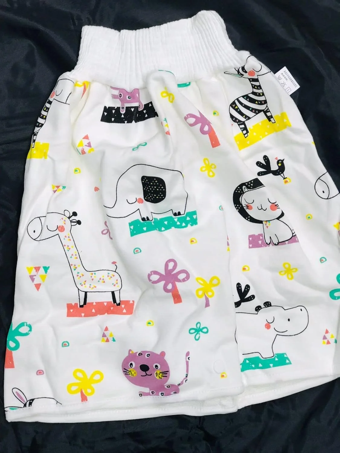 ست 2 عددی دامن/شورت پوشکی برای آموزش توالت رفتن - لباس ضد آب برای تخت نوزاد پسر و دختر در شب - محافظ تشک قابل شستشو - پدهای پوششی شب ادراری و بی اختیاری برای نوزادان (طرح ممکن است متفاوت باشد) ست 2 عددی دامن/شورت پوشکی برای آموزش توالت رفتن - لباس ضد آب برای تخت نوزاد پسر و دختر در شب - محافظ تشک قابل شستشو - پدهای پوششی شب ادراری و بی اختیاری برای نوزادان (طرح ممکن است متفاوت باشد)