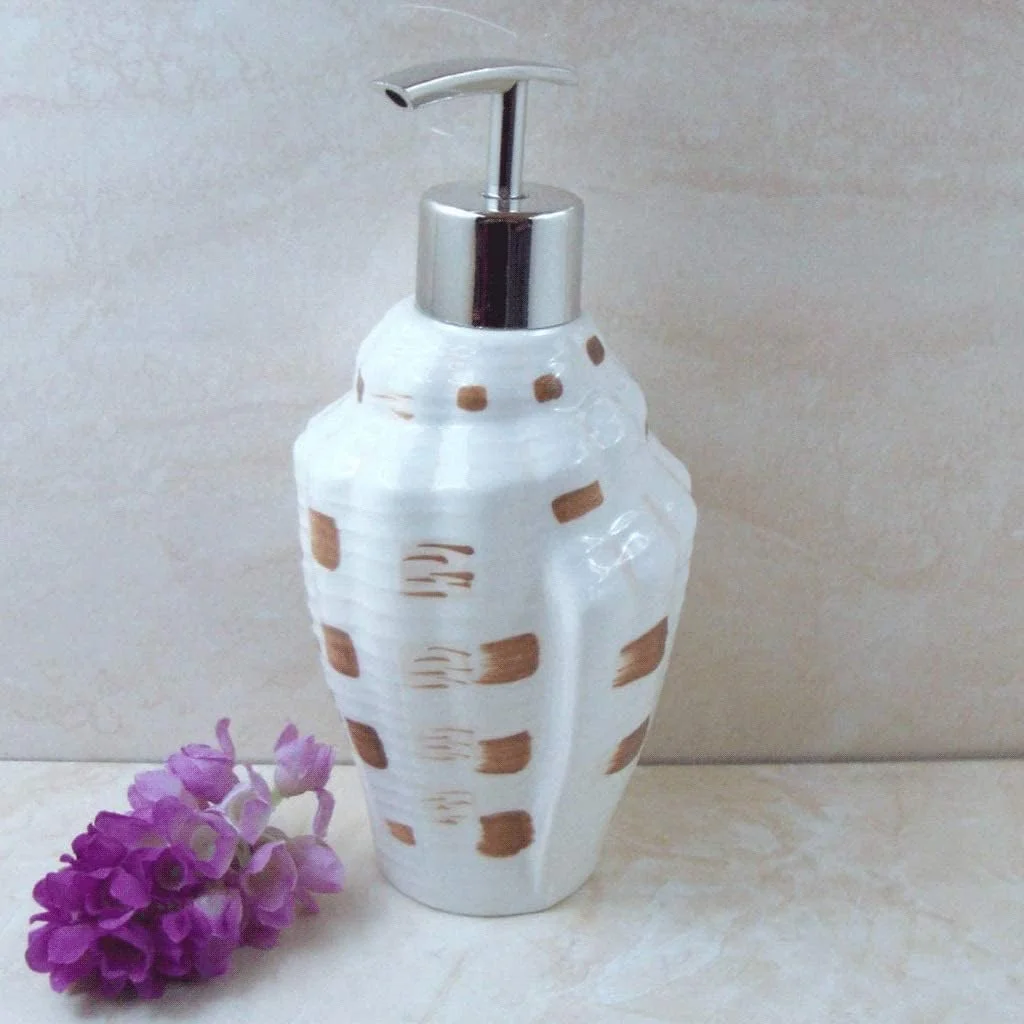 جامایع ظرفشویی طرح صدف اقیانوسی، پمپ سفید رنگ با سر پمپ پلاستیکی نقره ای، یک عدد بطری پخش کننده لوسیون برای حمام و آشپزخانه