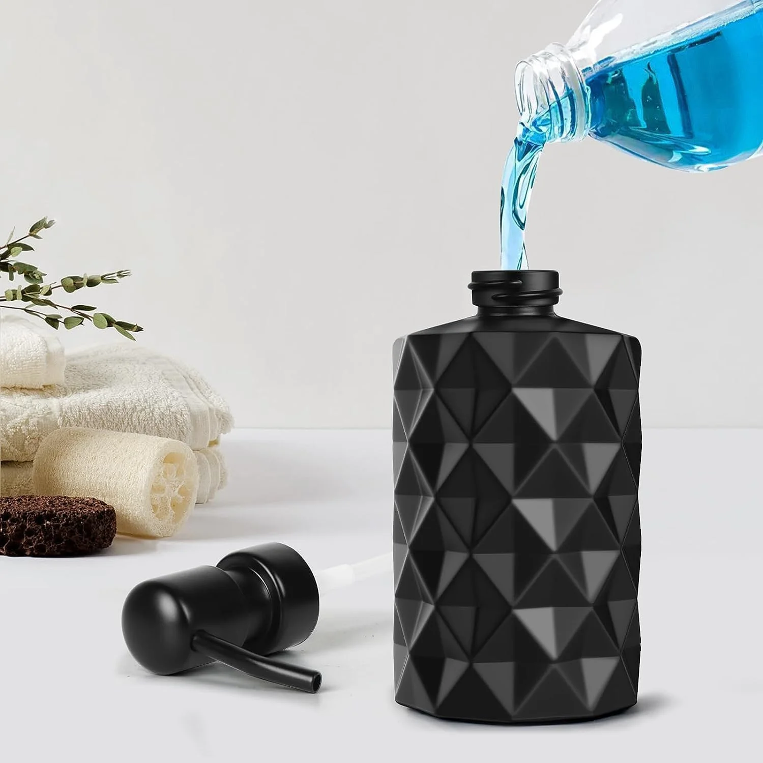 ظرف مایع دستشویی شیشه ای مشکی الماسی، بطری قابل پر کردن مجدد 350 میلی لیتری با پمپ پلاستیکی برای مایع دستشویی، مایع ظرفشویی و لوسیون، مناسب برای استفاده در آشپزخانه و حمام ظرف مایع دستشویی شیشه ای مشکی الماسی، بطری قابل پر کردن مجدد 350 میلی لیتری با پمپ پلاستیکی برای مایع دستشویی، مایع ظرفشویی و لوسیون، مناسب برای استفاده در آشپزخانه و حمام