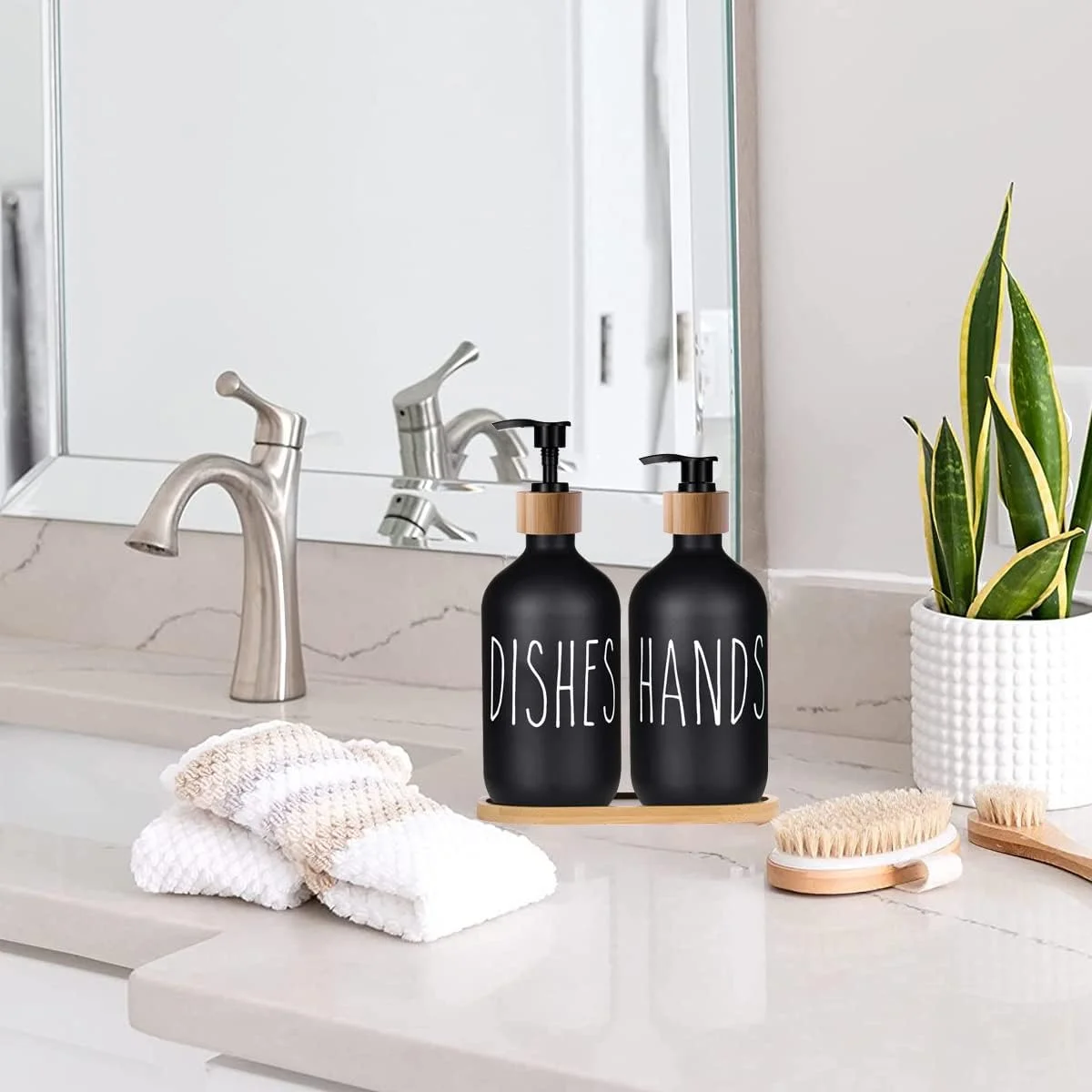 ظرف مایع دستشویی آکالین مشکی، ست 2 عددی، ظرف مایع ظرفشویی 473 میلی لیتری برای سینک آشپزخانه با پمپ بامبو مشکی، ظرف مایع دستشویی ایده آل برای دکوراسیون خانه های روستایی