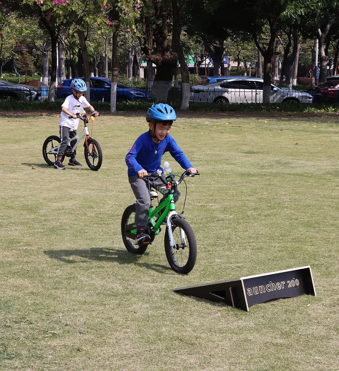 رمپ اسکیت برد Andjoor برای دوچرخه، اسکوتر، ماشین کنترلی، BMX و موتور خاکی - رمپ های پرش برای کودکان - لوازم جانبی برای پسران و دختران